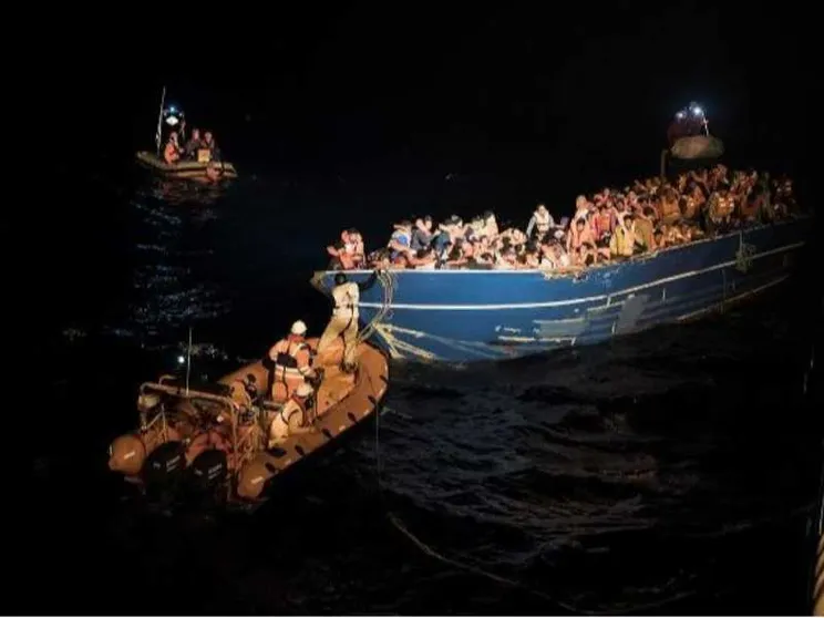 Decine di migranti sono stati avvelenati da un additivo nascosto nel carburante delle navi
