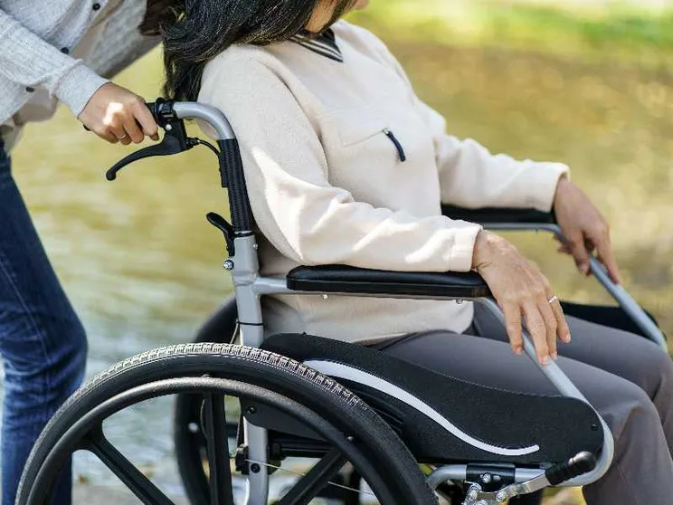 Caregiver e responsabilità comune. Perché nessuno sia costretto a salvarsi da solo