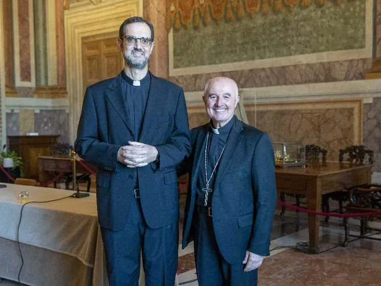 Il vescovo Michele Di Tolve (a destra), nuovo vescovo di Chioggia, e don Simone Renna, suo successore come rettore del Seminario Romano Maggiore / SICILIANI