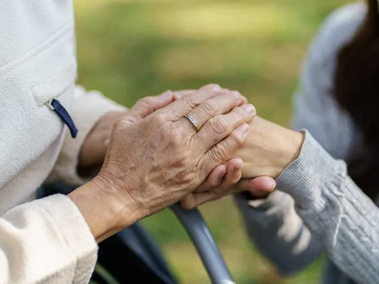 Il bollo e le necessità sociali che meritano davvero l’urgenza