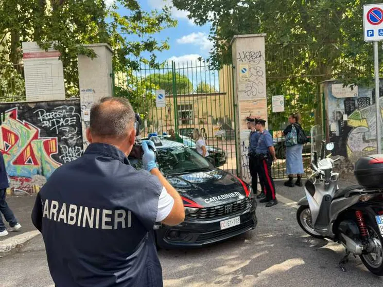 L'aggressione alla prof, la diretta Telegram, il 13enne con spray e coltello: cosa è successo oggi a Roma