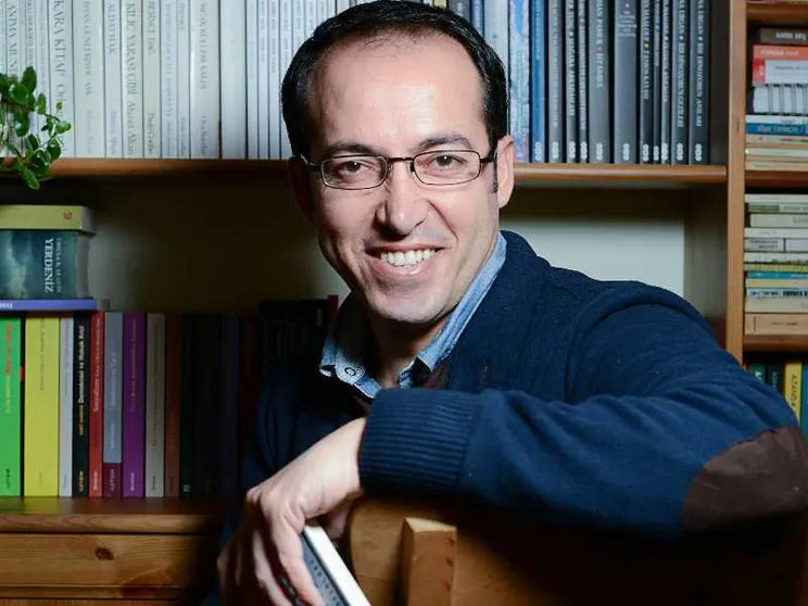 Burhan Sönmez: «La letteratura ti guarda senza giudizio»