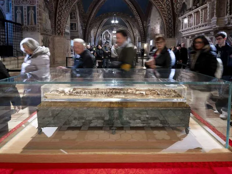 «Perché tutto il mondo ti viene dietro?». Quella domanda a san Francesco che varca i secoli