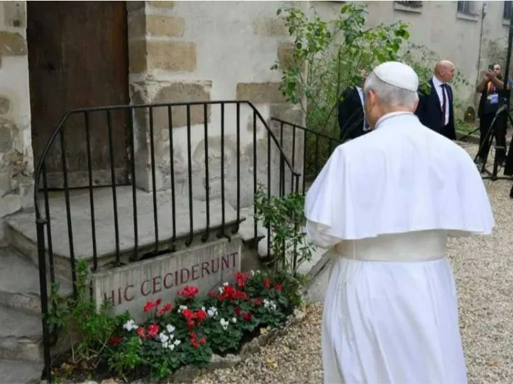 I martiri, Ozanam e fra Lorenzo della Resurrezione: le tappe del Papa all'Institut Catholique