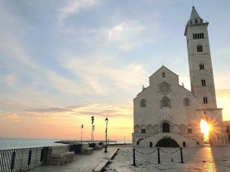 Trani, quei "dialoghi" fra pietra e luce