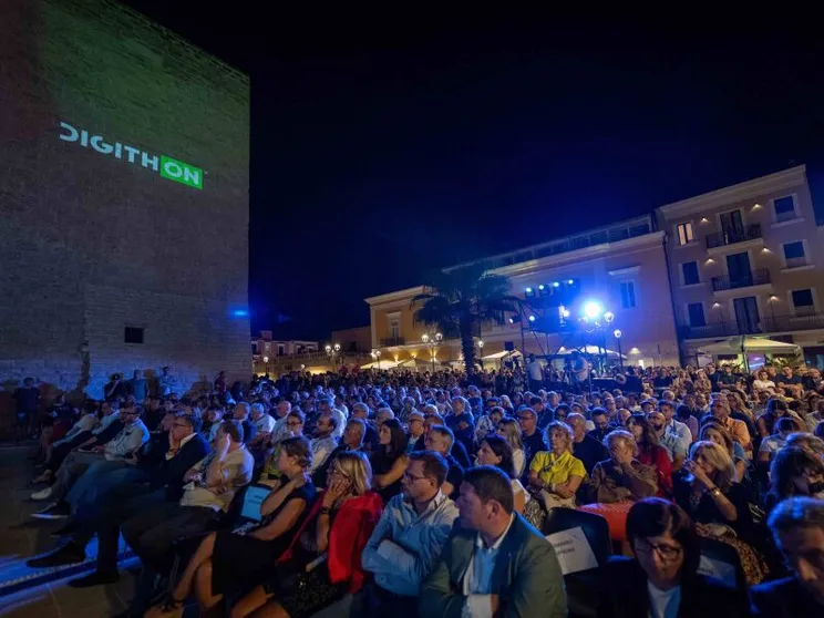 Al via DigithON, la gara fra 100 start-up. Alla kermesse arriva anche Schlein