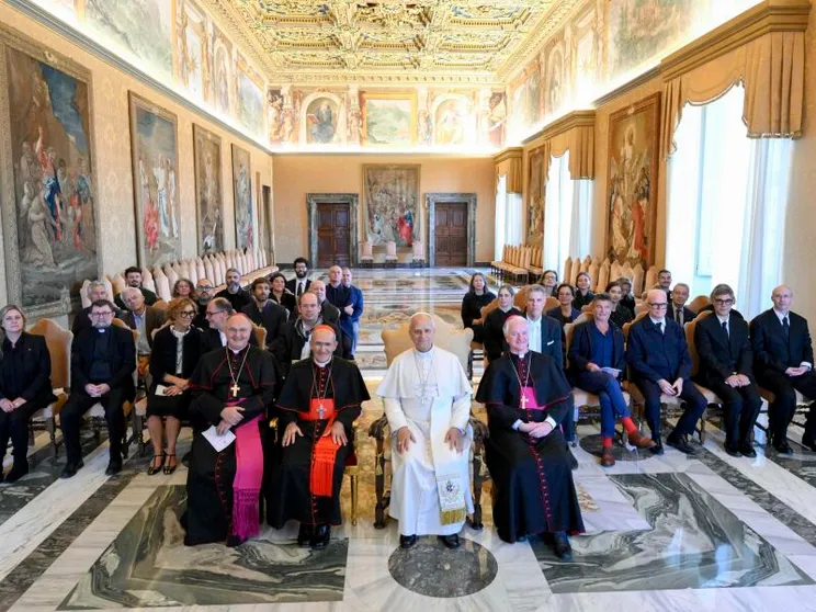 Il Papa agli artisti: «Agli algoritmi manca la scintilla dell'umano»