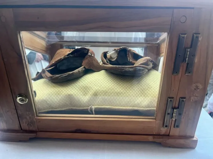 Brindisi accoglie i calzari di san Francesco a 800 anni dalla sua morte: è la prima volta che la reliquia lascia Assisi