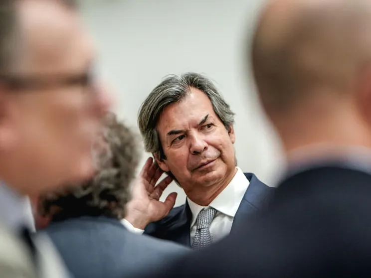 Intesa rilancia su Mps ma "minaccia" il ritiro