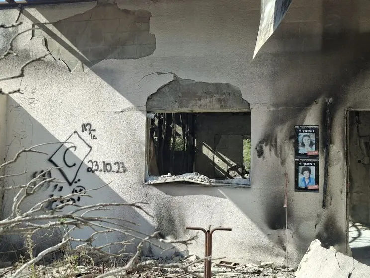 Siamo tornati a Nir Oz, il kibbutz più colpito il 7 ottobre. «Israele ci ha tradito»