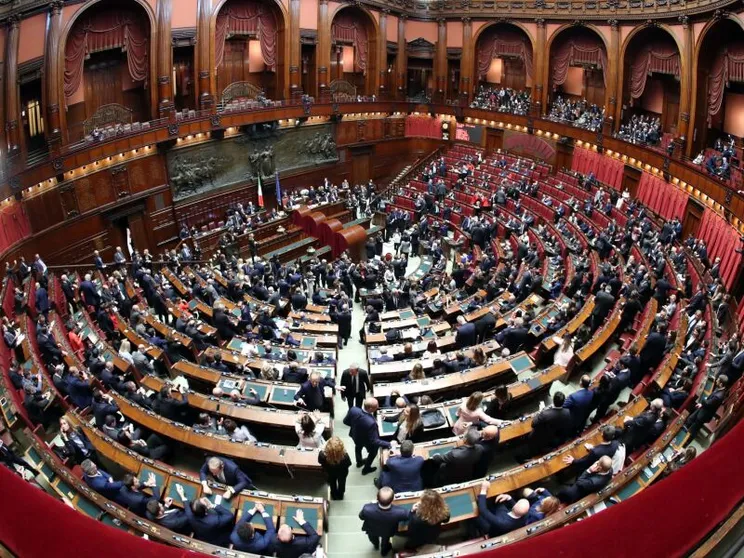 La politica sembra finita nella trappola del fuorigioco