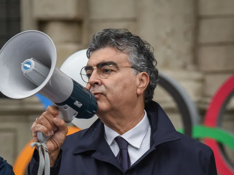 Fiano: «Il 7 ottobre va ricordato, in Italia sventolano ancora bandiere che inneggiano ad Hamas»
