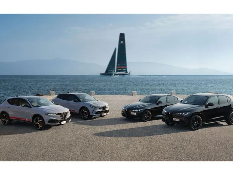 Alfa Romeo sale a bordo: così l'auto fa correre Luna Rossa