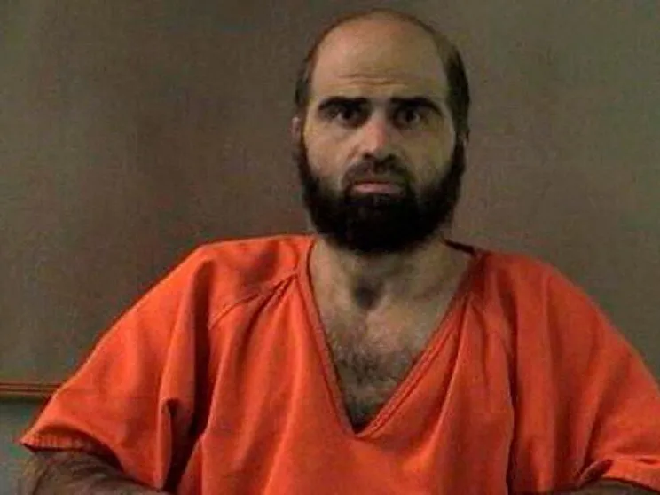 L’annuncio-choc del capo del Pentagono: «La fucilazione di Nidal Malik Hasan sarà pubblica, in diretta online»