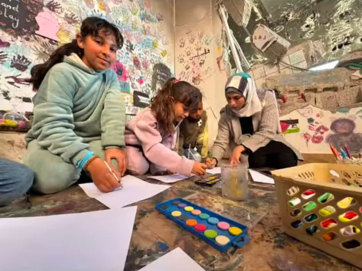 Maysa e tutti i colori che salvano i bambini di Gaza