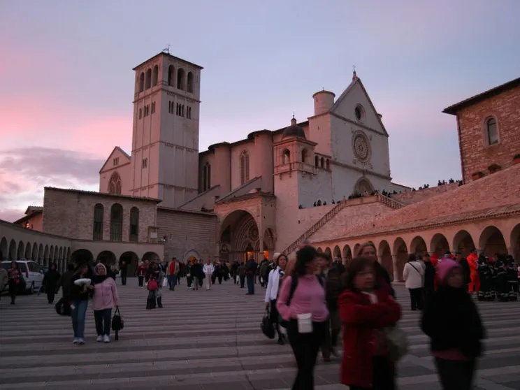 Giovanni Paolo II aveva ragione: con lo “spirito di Assisi” la pace è sempre possibile