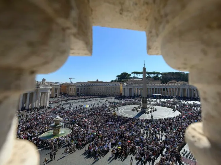 La Cei: vicinanza e preghiera, il Signore doni al Santo Padre serenità e forza