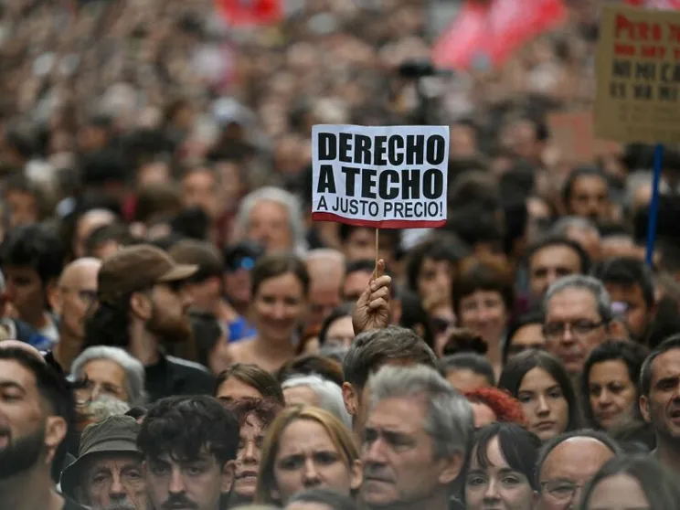 Una manifestazione per il diritto alla casa in Spagna