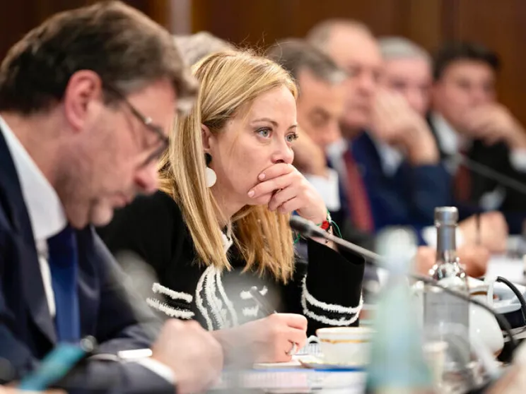 Riarmo, aiuti alle famiglie e il contributo chiesto alle banche: cosa c'è nella Manovra da 23,5 miliardi