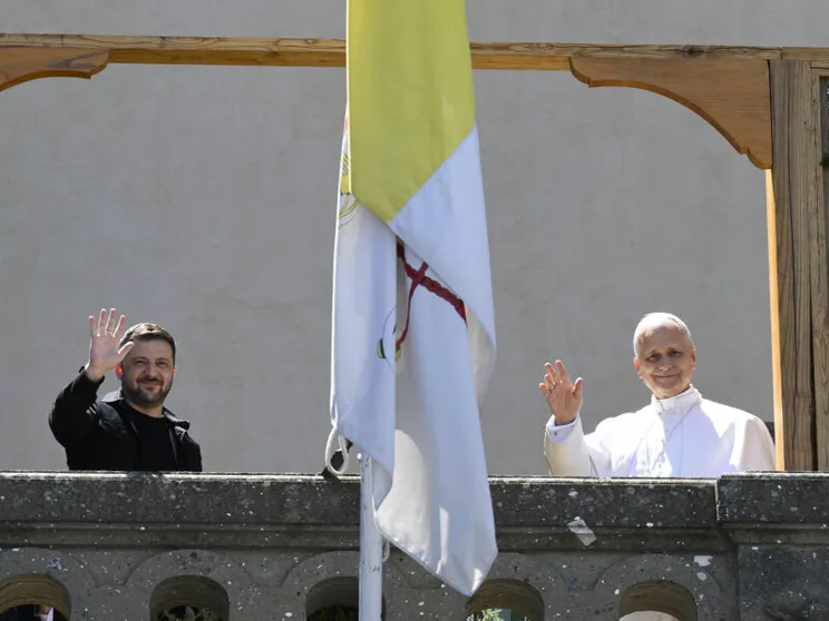 La telefonata fra il Papa e Zelensky. Leone XIV “mediatore” fra Putin e il leader ucraino