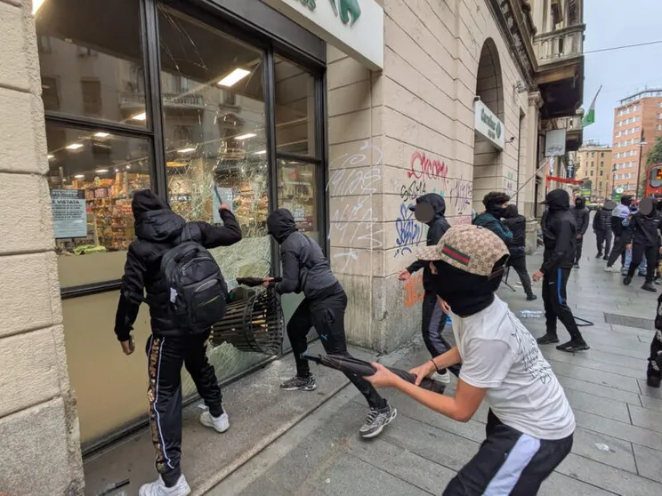 La speranza negata ai nostri ragazzini è diventata una bomba