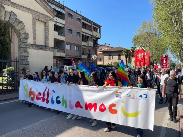 La chiamata al disarmo non è diserzione. Ma se anche fosse?