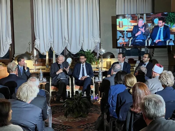 Un momento della presentazione delle “Schede per conoscere l’Islam” a Roma con Zuppi e gli esponenti delle comunità musulmane