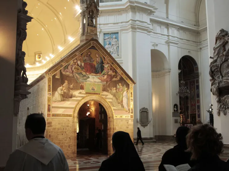 Ad Assisi Maria riunisce ebrei, cristiani e musulmani del Mediterraneo