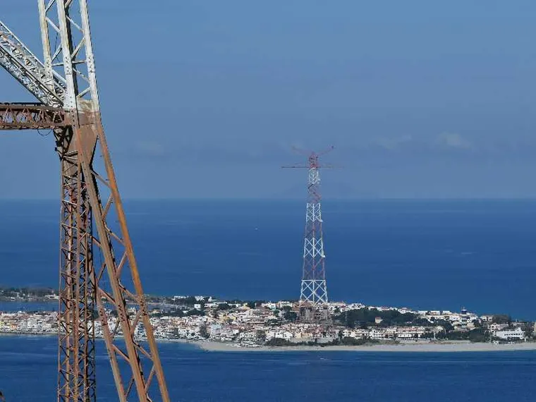 Ponte sullo Stretto, la Procura di Roma indaga per corruzione