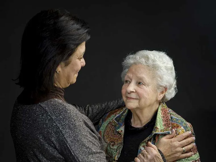 Né vittime né colpevoli: l’amicizia nata tra due donne è il «miracolo» di padre Hamel