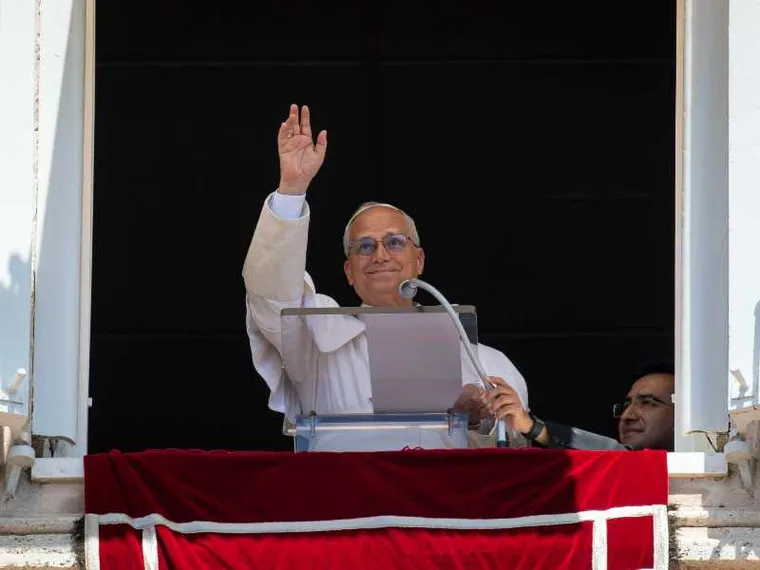 Il Papa: «Dio vede le ferite delle guerre e soffre per noi»
