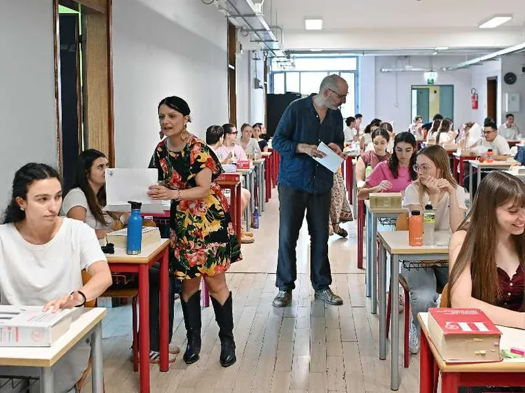 Dall'intelligenza artificiale a Einstein: tutti i temi delle seconde prove della Maturità