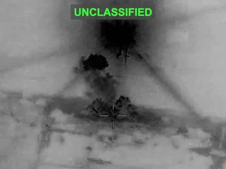 Un fotogramma del video diffuso dal Comando Centrale degli Stati Uniti che mostra i raid Usa su obiettivi iraniani