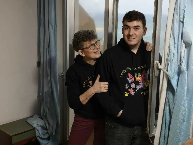 La lunga estate dei caregiver: «Con i servizi carenti rischiamo di restare chiusi in casa»