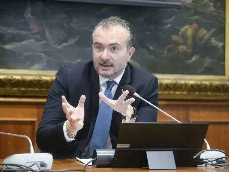 Legge elettorale, intesa sui fuori sede. Ma sulle preferenze restano le distanze