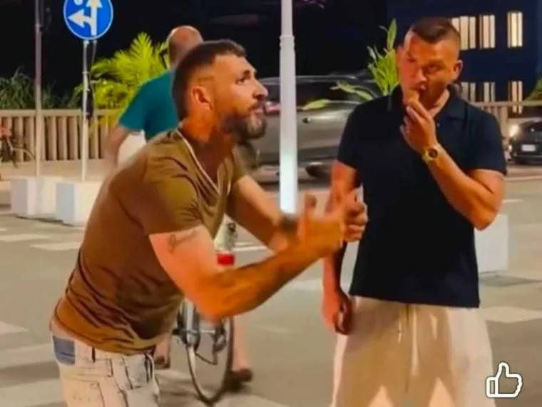 L'Italia dei “like” a Giuseppe Barboni, il manager giustiziere che ha pestato un migrante in strada