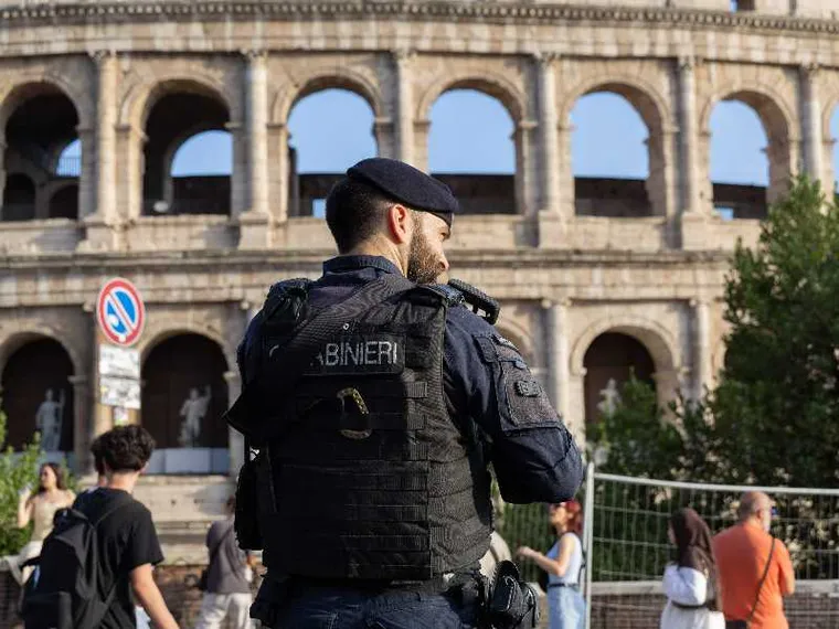 Arriva la stretta sui «maranza», con il fermo preventivo anche per minori. Tutte le misure