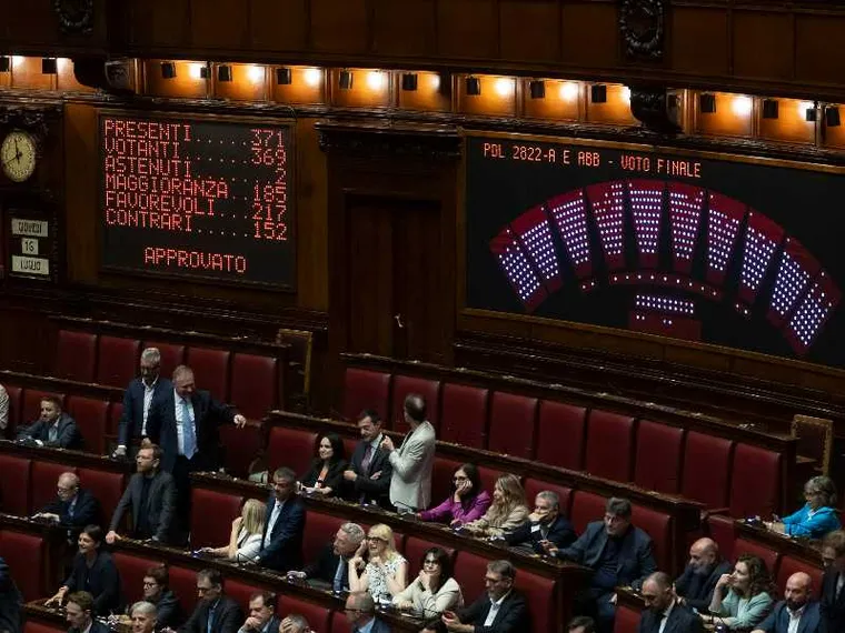 Il tabellone della Camera in modalità voto segreto per l'approvazione della legge elettorale