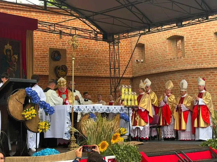 La missione «pastorale e diplomatica» di Gallagher in Ucraina. «Così il demonio ci attacca»