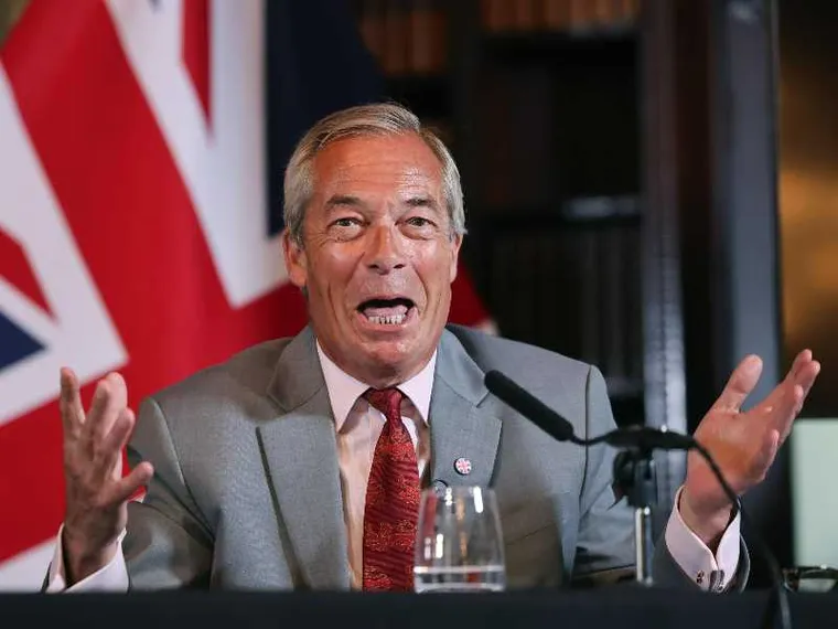 Perché in Inghilterra oggi Farage si gioca tutto (contro un comico sorprendente)