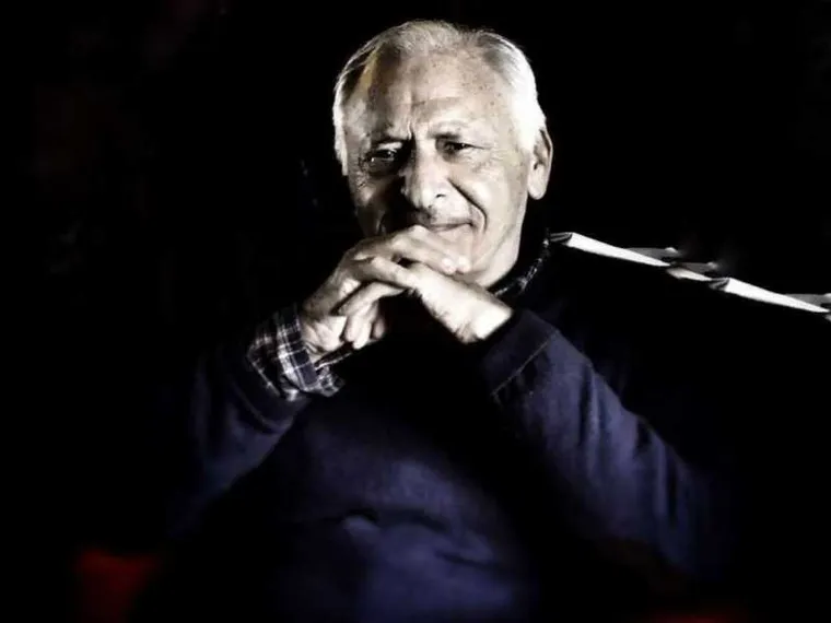 Mogol fa novanta. Ma senza paura.
«Le canzoni? Come fax dal Cielo»