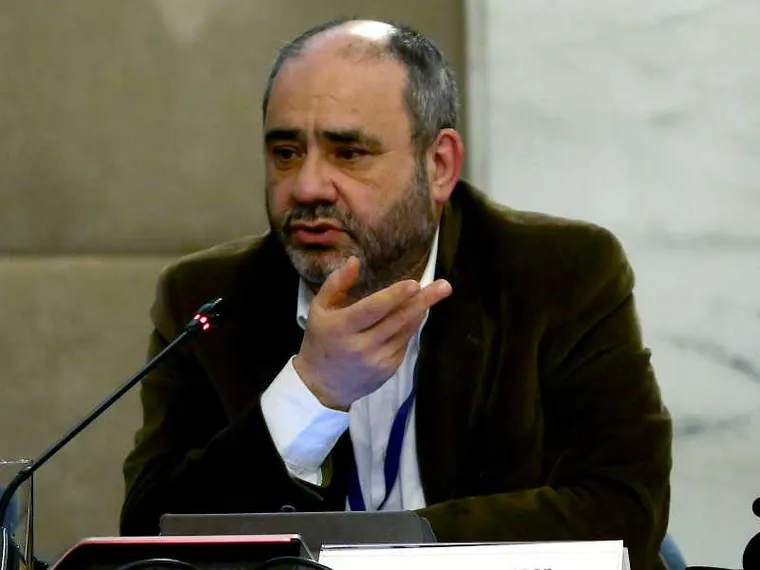 Don Tonio Dell'Olio: «I piccoli disarmati pagano il prezzo più alto. Ecco perché ho aderito»