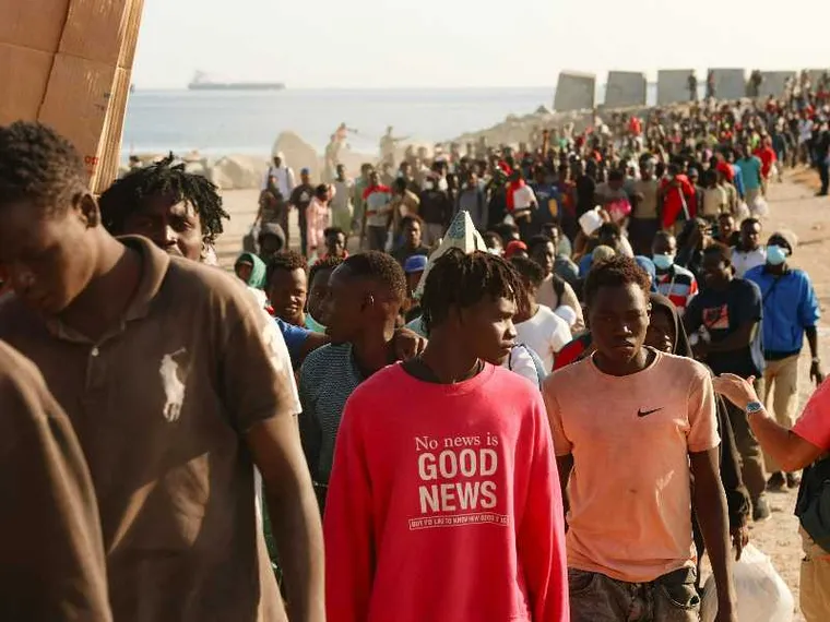 Migranti nell'exclave spagnola di Ceuta