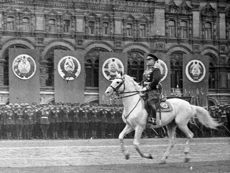 Il maresciallo Žukov, l’uomo che fermò Hitler. E che Stalin temeva