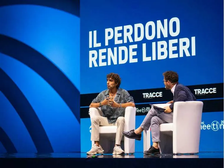 Un momento della testimonianza di Davide Simone Cavallo