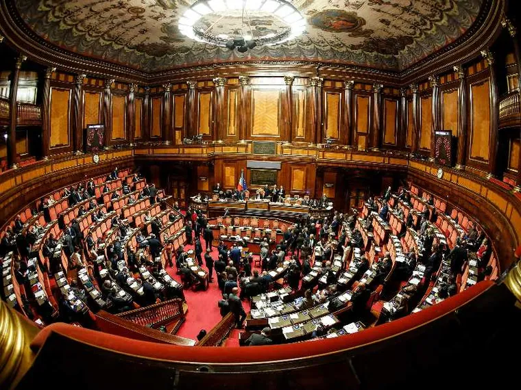 Perché la “via veneta” al suicidio assistito non spiana la strada alla legge nazionale