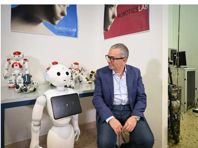Robot umanoidi in ospedale: cosa possono fare (e cosa fanno già), tra bambini e sale operatorie