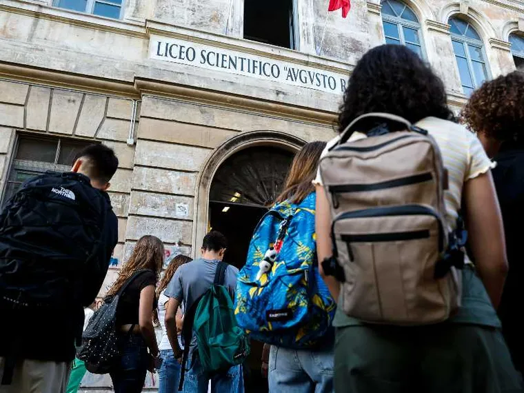 Studenti a Roma, il primo giorno di scuola dell'anno scorso