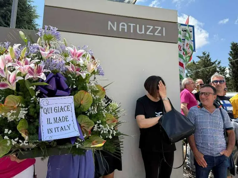 Il distretto del divano tra Puglia e Basilicata sta sprofondando: «Senza una svolta rischiamo la fine»