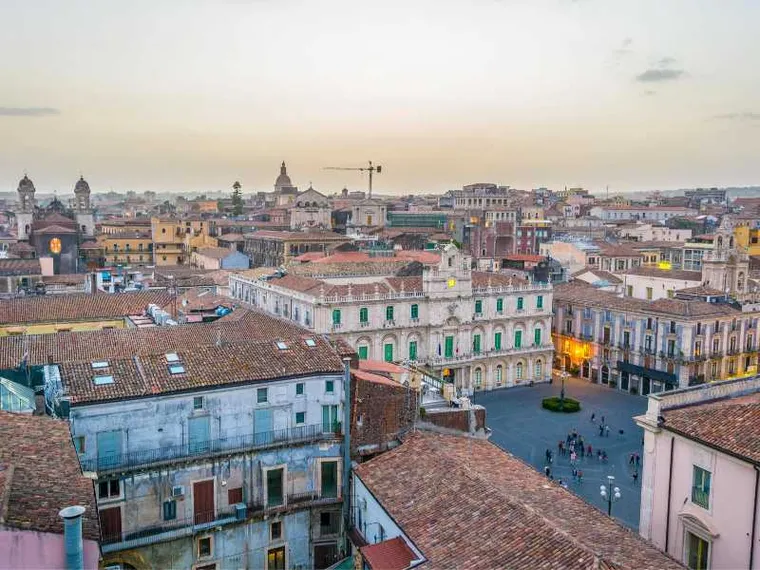 Una vista del centro storico di Catania / IMAGOECONOMICA
